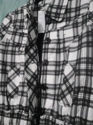 Chaqueta a cuadros corta