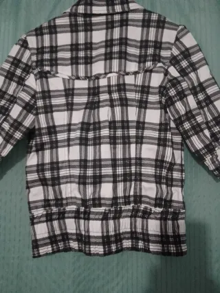 Chaqueta a cuadros corta