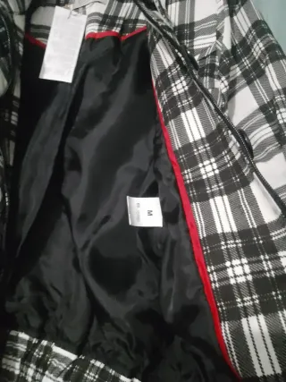 Chaqueta a cuadros corta