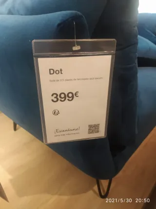 Sofá Chester 2 plazas azul terciopelo