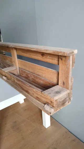 Dos Estantes rústicos de madera hecho a mano