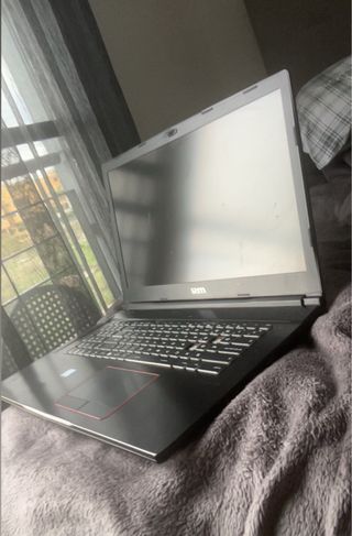 Vendo portátil gaming MSI GP73 Leopard (MS-17C5)