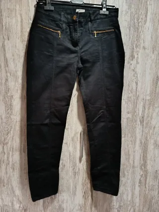 Se vende pantalones vaqueros