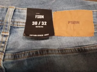 Vaqueros pitillo talla 30/32