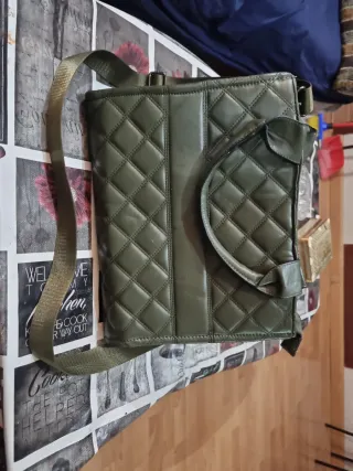 Bolso verde acolchado