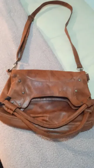 Bolso de cuero marrón