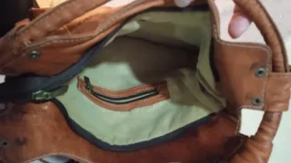 Bolso de cuero marrón