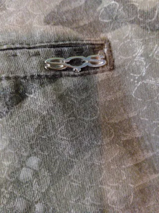 Pantalones vaqueros camuflaje con brillo