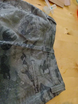 Pantalones vaqueros camuflaje con brillo