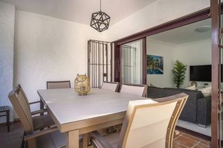 Piso en venta en Nueva Andalucía centro en Marbella