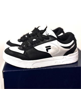 Zapatillas Fila Talla 42 Negras y Blancas