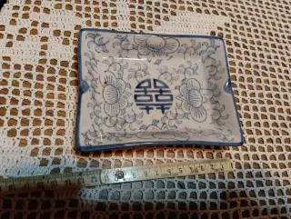 Porcelana decorativa azul y blanca