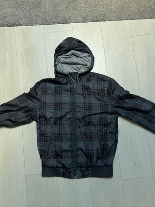 Chaqueta con capucha a cuadros marca Xiagu