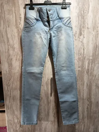 Pantalones vaqueros azules,beige