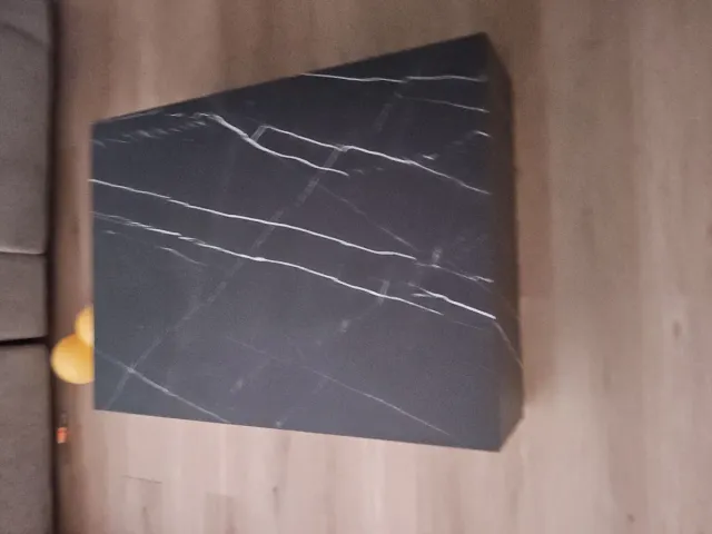 Tavolino in marmo nero e bianco