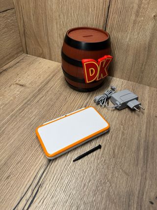 Nintendo 2DS XL Blanca y Naranja