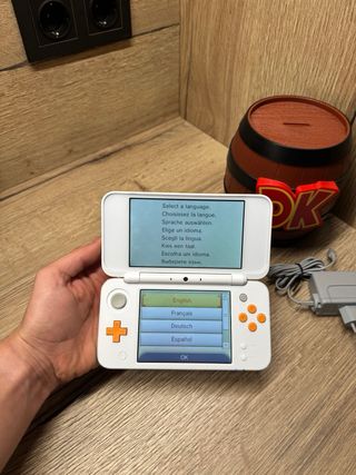 Nintendo 2DS XL Blanca y Naranja