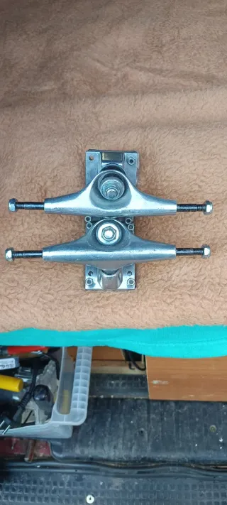 Conjunto de dos Ejes para monopatín.