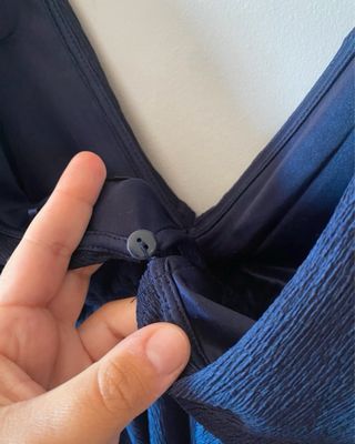 Vestido azul marino escote pico