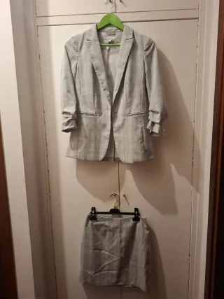 Completo Blazer e Gonna H&M