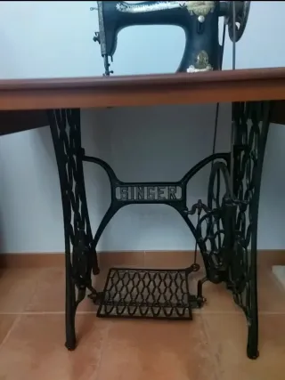 Máquina de coser Singer antigua