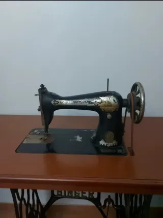 Máquina de coser Singer antigua