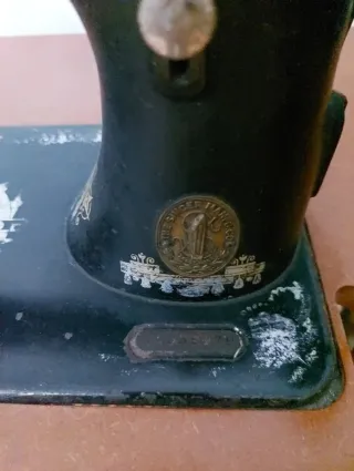 Máquina de coser Singer antigua