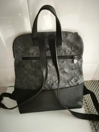 Mochila Desigual Negra y Gris