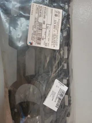 Pieza de cierre/Refuerzo Parrilla Del. Audi