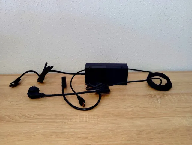 Xbox One Nera + Cuffie + Controller + Gioco