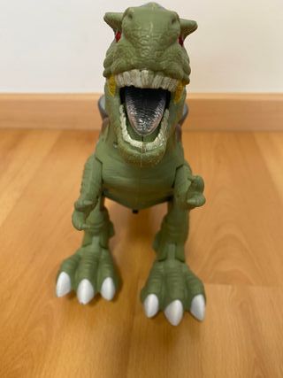 Tiranosaurio Rex lanza pelotas