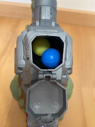 Tiranosaurio Rex lanza pelotas