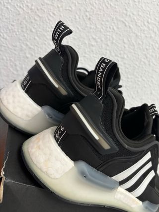 Zapatillas Adidas Negras y Blancas