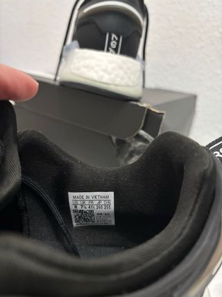 Zapatillas Adidas Negras y Blancas