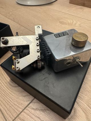 Máquina de tatuar de bovinas, marca Five Moths