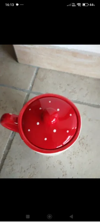 Tazza con coperchio ermetico con decori natalizi