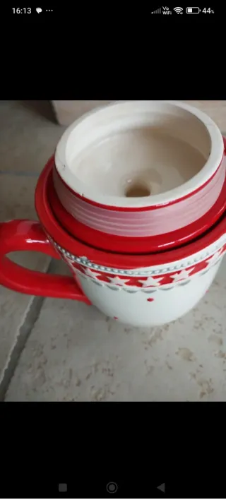 Tazza con coperchio ermetico con decori natalizi