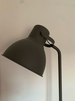 Lámpara de pie Gris Oxido de 1,84 m.