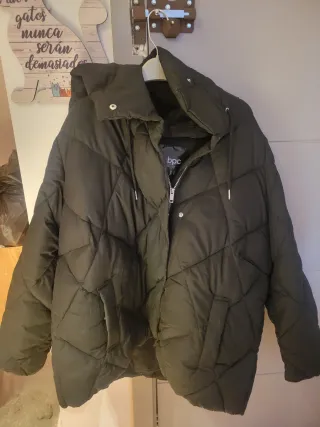 Abrigo acolchado negro