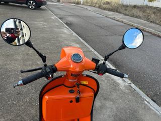 Moto scooter Scomadi -Lambreta -vespa