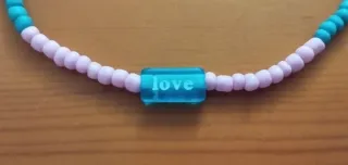 Collar y 3 pulseras artesanales