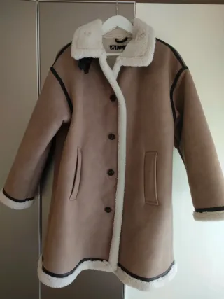 Abrigo Zara borreguito Talla M