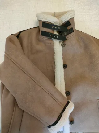 Abrigo Zara borreguito Talla M