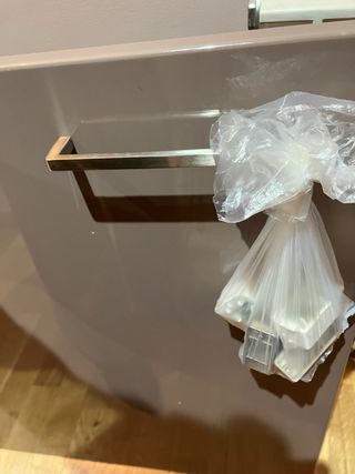 Puerta con bisagras lavadora integrable