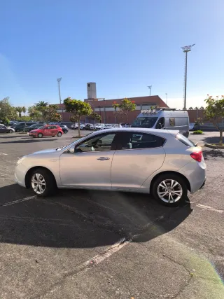 Alfa Romeo Giulietta impecable, repro stage 1
