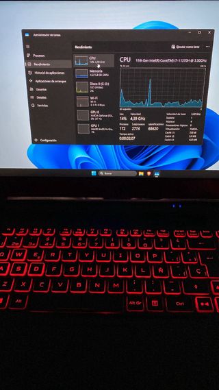 Portátil Gamer Acer negro y rojo.