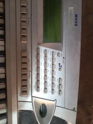 Teclado Yamaha W220