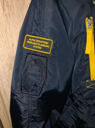 Chaqueta Alpha Industries Invierno Azul/Amarillo