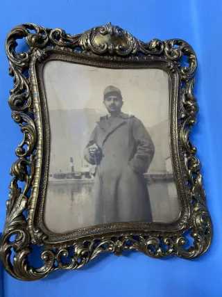 Cornice antica in bronzo con foto di epoca