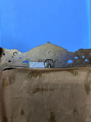 Cornice antica in bronzo con foto di epoca